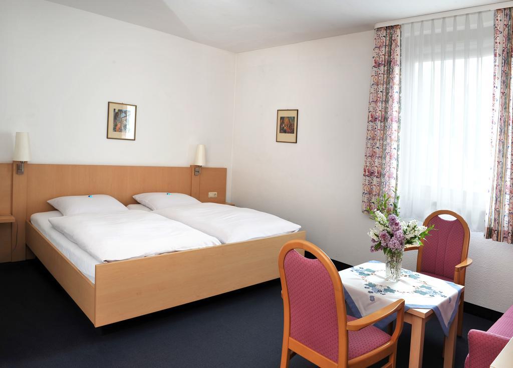Pommersfelden Hotel Gruener Baum מראה חיצוני תמונה