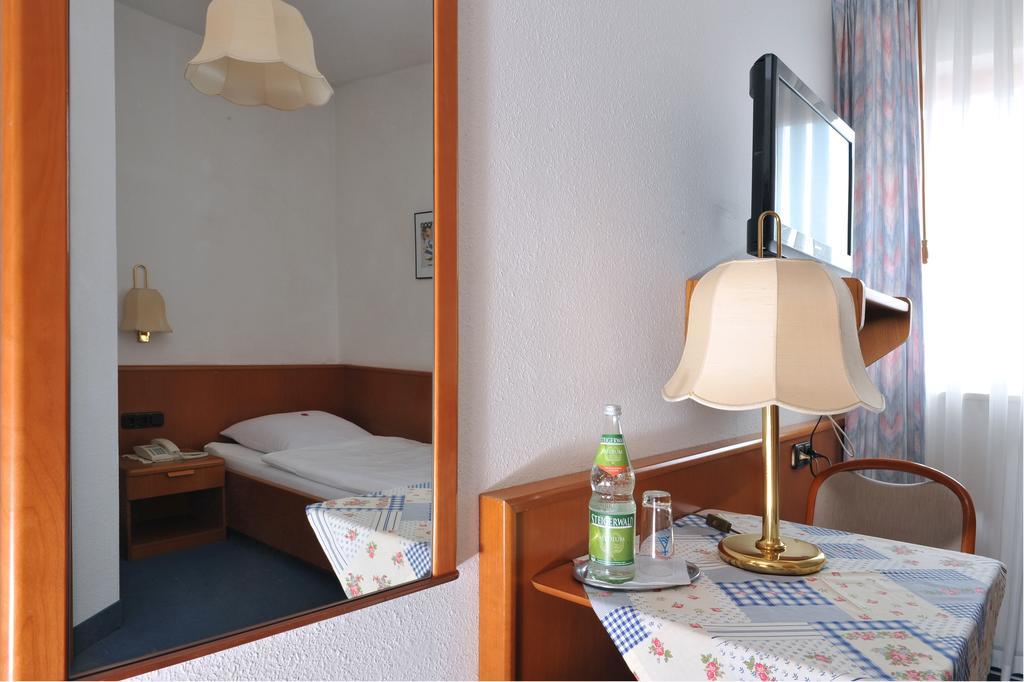 Pommersfelden Hotel Gruener Baum מראה חיצוני תמונה