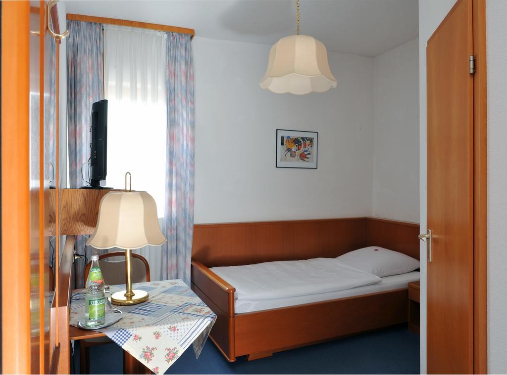 Pommersfelden Hotel Gruener Baum מראה חיצוני תמונה