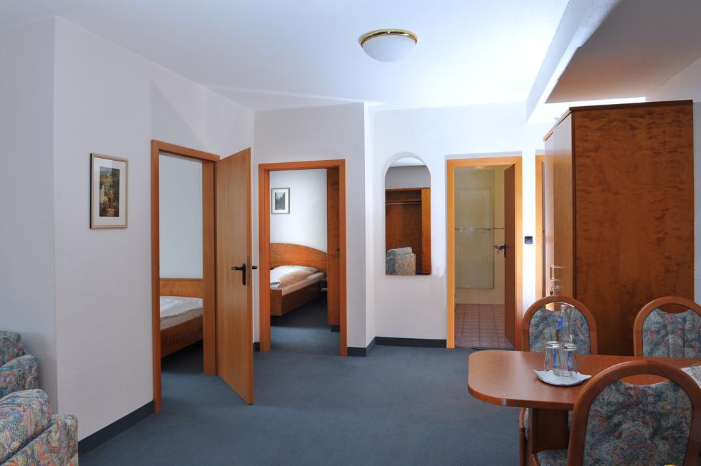 Pommersfelden Hotel Gruener Baum מראה חיצוני תמונה