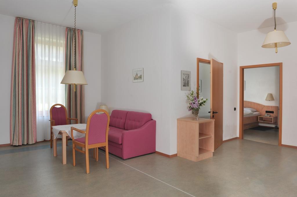 Pommersfelden Hotel Gruener Baum מראה חיצוני תמונה
