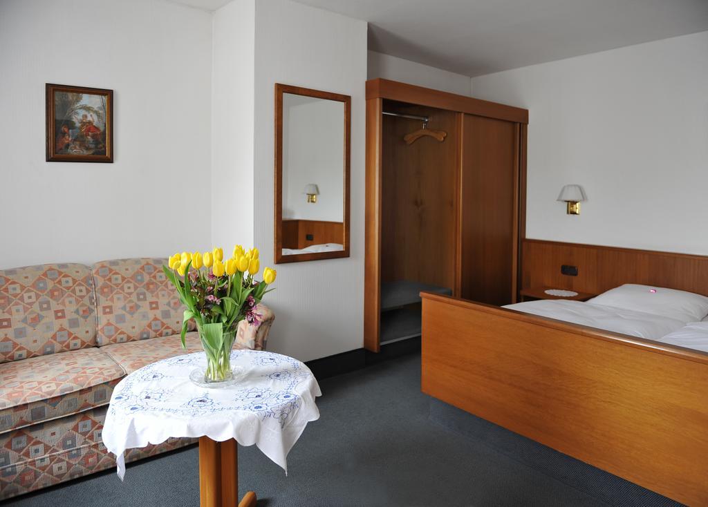 Pommersfelden Hotel Gruener Baum מראה חיצוני תמונה